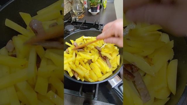 Жареная картошка с мясом