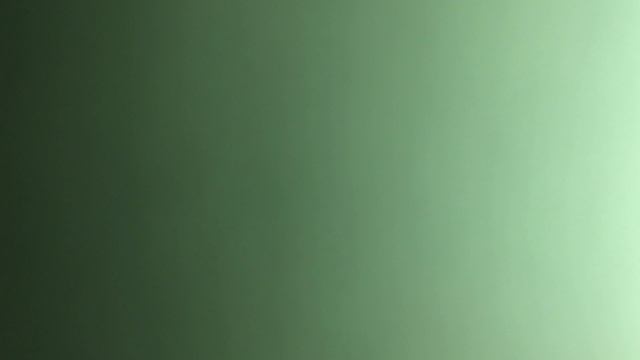 Вот передо мною море голубое