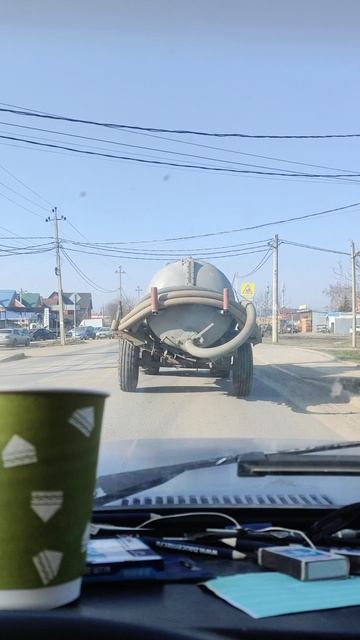 Так всегда волнительно ехать....