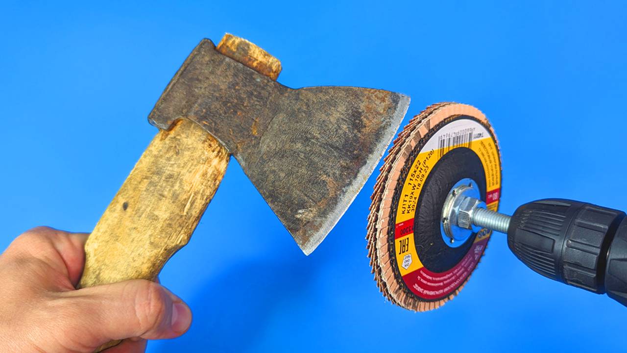 Лесоруб поделился хитростью! Как правильно заточить топор