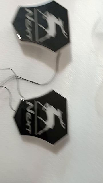 Светящийся логотип на Газель Некст жёлтый яркий двухконтурный led logo gazelle next