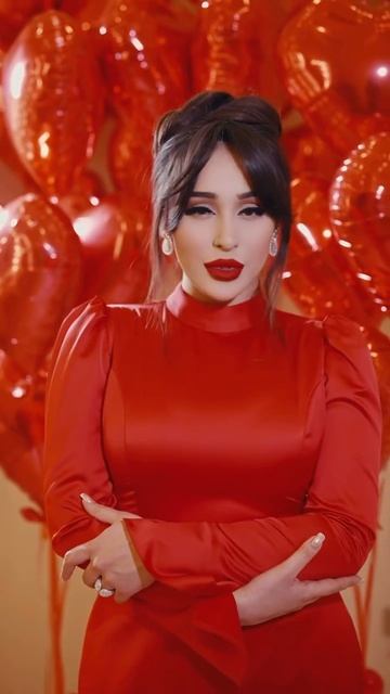 Мадина Ақназарова - Донӣ ё на, ки бебаҳона. 
Ошиқам беҳад❤️🔥