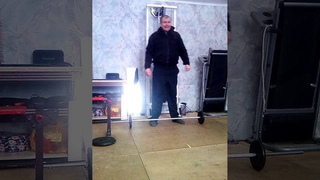 упр. на дельты со штангой