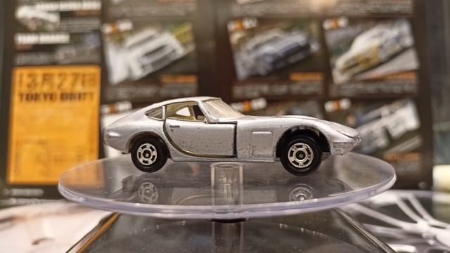 Toyota 2000-GT 1:64