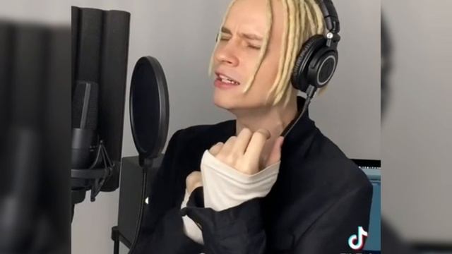 Нет, это мы очарованы и околдованы тобою...