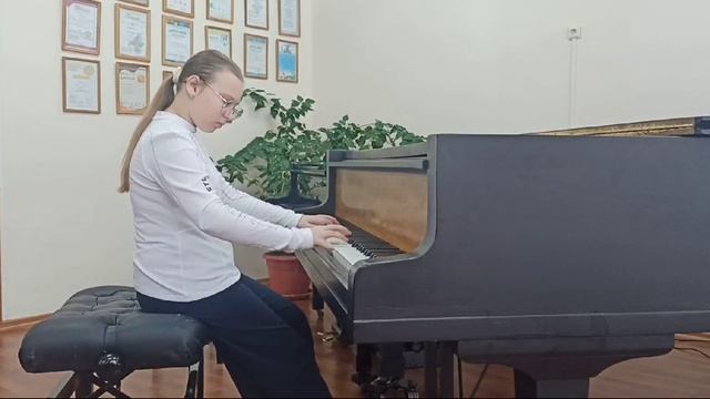 Надежда Гостева с композицией "Камаринская" П. Чайковский ДШИ "Берегиня"