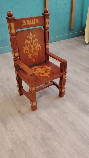 Детский стульчик, покрытый лаком. Ручная работа!