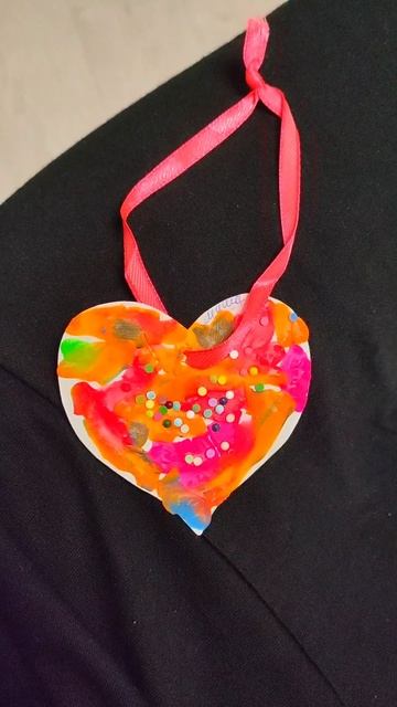 Любовь из картона из пластилина и из блёсток #сердце #heart