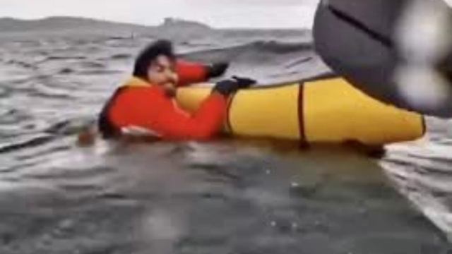 В Чили кит-горбач выплюнул рыбака и надувную лодку через несколько секунд