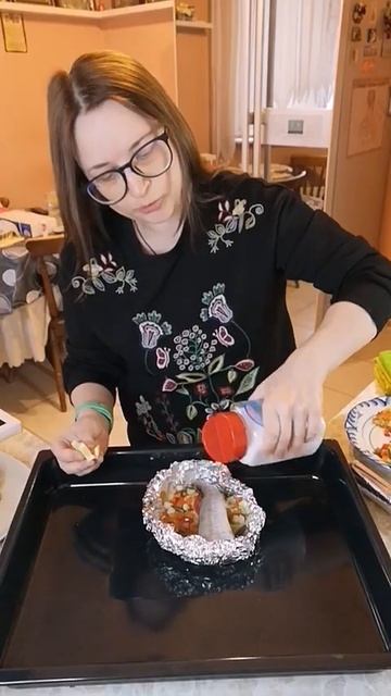 Запеченый минтай с овощами