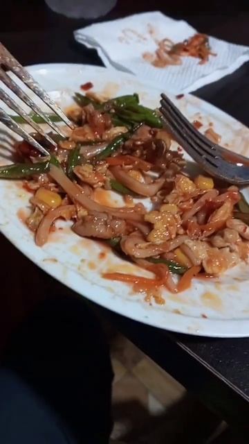 কাঁচা মরিচ ১২০০ টাকা কেজি চাউমিনে এত মরিচ