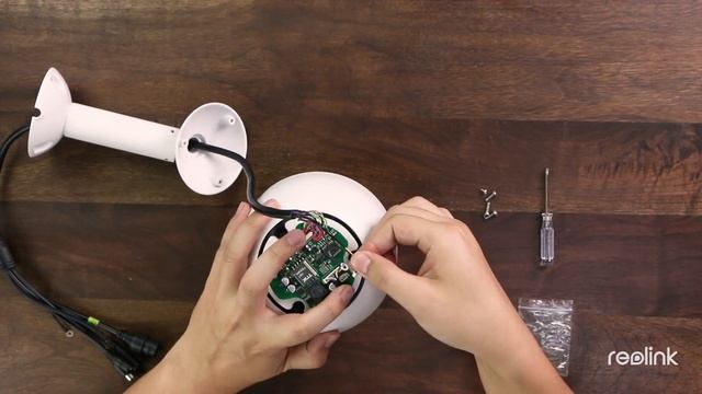 Reolink Support | Install a Vertical Bracket for Reolink RLC-423