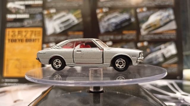 Toyota Corona 2000GT 1:64