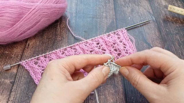 Ажурный узор спицами.