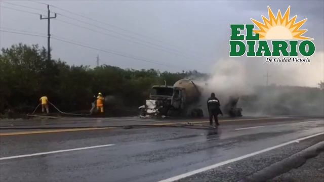 Explota pipa en kilómetro 77 de la carretera