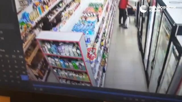 В Севастополе девочка-подросток украла алкоголь из магазина