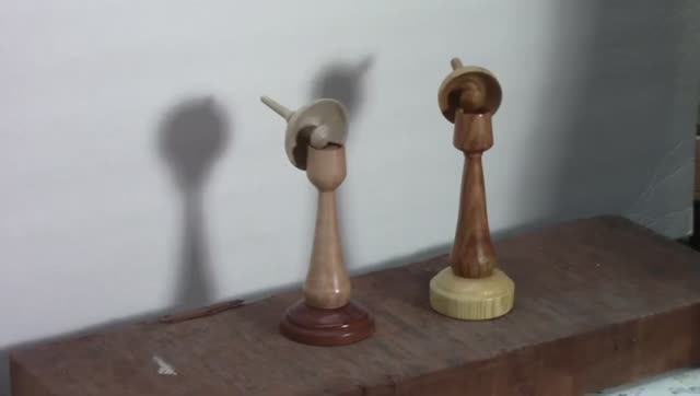 Токарка по дереву своими руками для начинающих Уроки токарки по дереву Точение Волчка №136