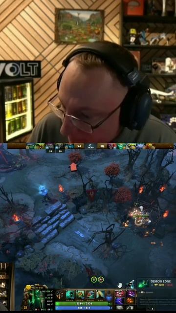 Voodoosh жёстко сгорел на тиммейта #dota #dota2 #voodoosh