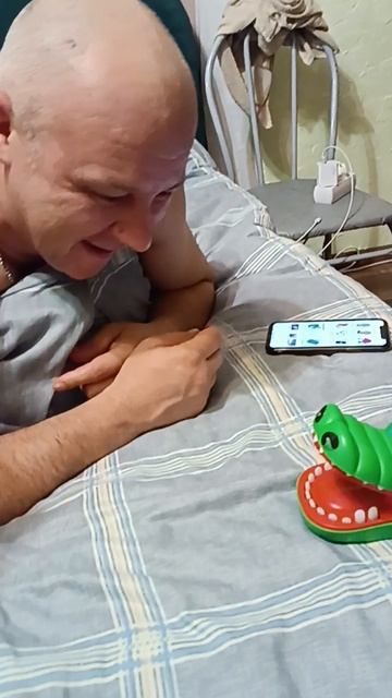 игрушка крокодил