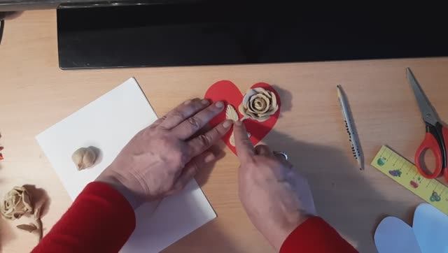Роза из пластилина часть 2