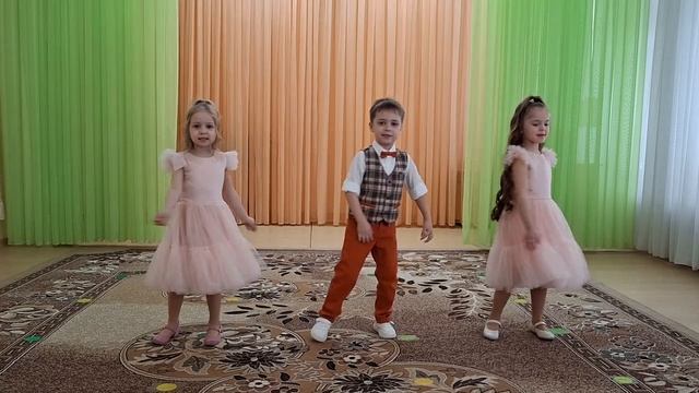 МБДОУ "ДС №257 г.Челябинска" СП
Ансамбль "Карамельки"
муз. Е.Роговой
сл. О.Сердцевой
"Лучик добра"