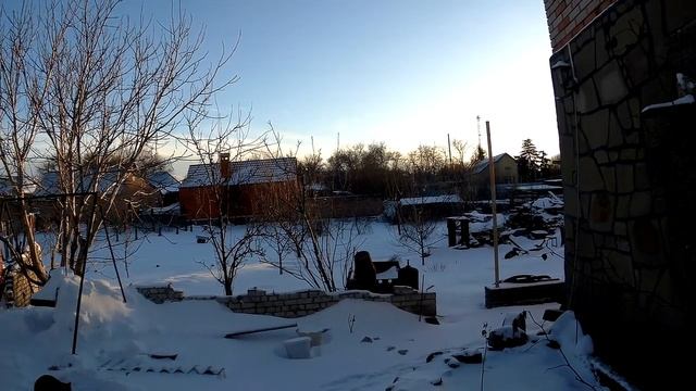ЖИВЕМ В ДЕРЕВНЕ!!!СЫПНУЛО СНЕГА!!РЕМОНТ НЕ ОСТАНАВЛИВАЕМ!!ОБЕЩАЮТ МОРОЗЫ!!!Деревенский влог