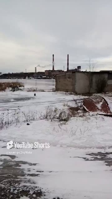 Гаражи на берегу ладоги