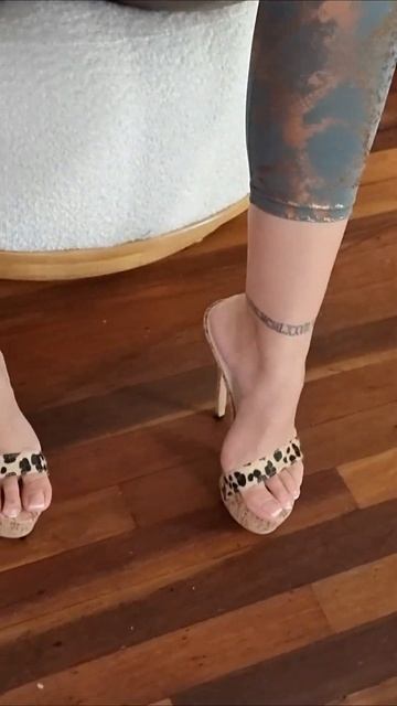 #womensshoes #shorts