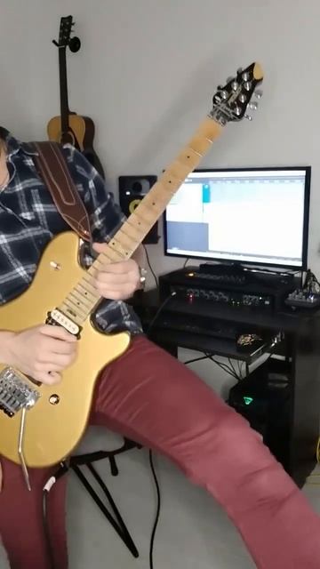 Преподаватель по классу электрогитары Запарин Дмитрий