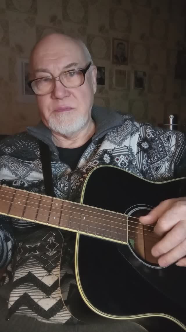 Лампадочка горит.