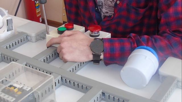 Видеопрофессиограмма Обслуживание электрического..