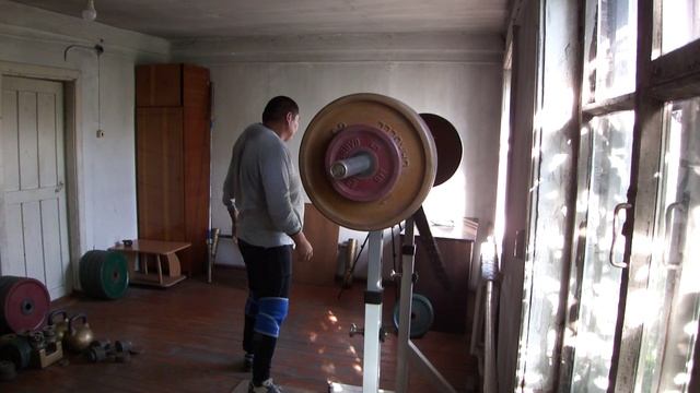 2. Приседание, икры, полуприсед со стоек