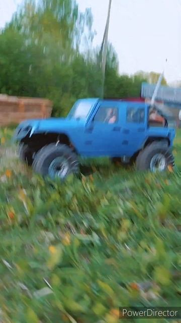 Протестили подвеску возле дома на радиоуправляемом Jeep Wrangler JK Injora.