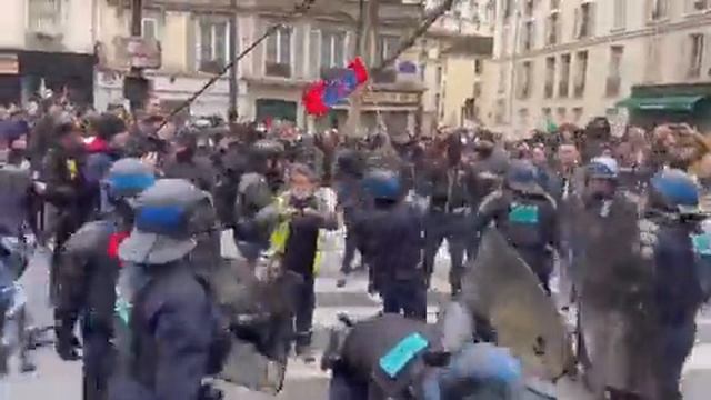 Париж - 03.2023 ! О-ля-ля! Вашингтон и ЕС не обеспокоились жестокостью власти, отсутствием свободы..