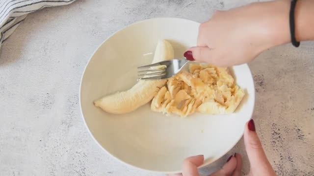 Как приготовить вкусное печение из бананов...