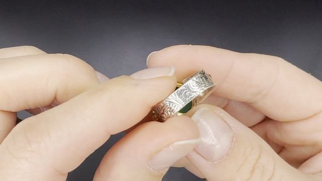 Кольцо с хризопразом Размер 16,5 Размер камня 10,5x8,5 mm ХР038Е
