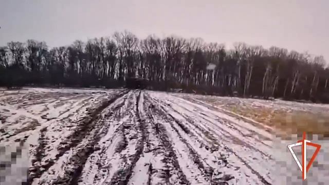 Поражение польской 155-мм САУ Krab ВСУ ударами FPV-дронов на оптоволокне спецназа Росгвардии, Курска