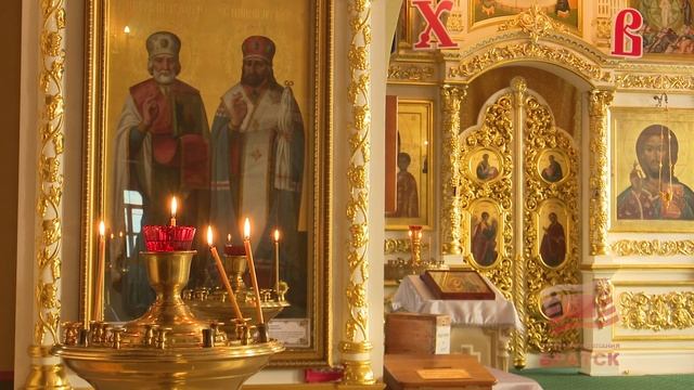 Икона XVIII века с ликом голубоглазого Христа, которая случайно оказалась в Братске, мироточит?