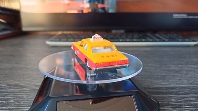 Toyota Crown tomica 1:64 taxi