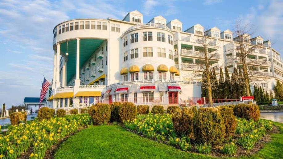 САДЫ США Grand Hotel на острове Макино и его ослепительные сады