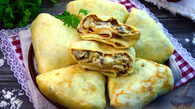 Нежный соус делает блинчики особенными. БЛИНЧИКИ С КУРИЦЕЙ