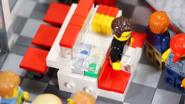 HUGE LEGO BURGER Restaurant MOC!!