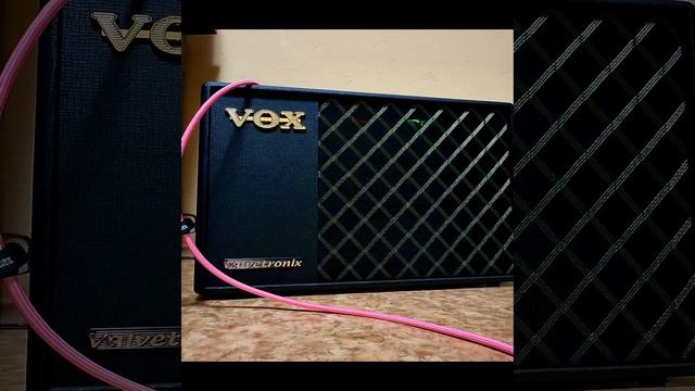 Электрогитара Terris 039 HH на комбоусилителе VOX VT-40 через кабель Ernie Ball