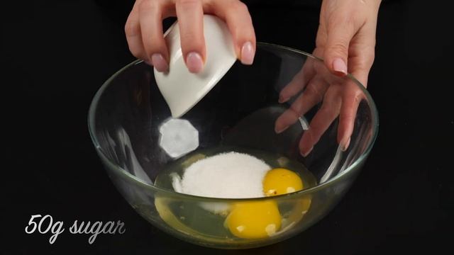 Kuchen in einer Bratpfanne in 5 Minuten. Das leckerste Dessert. Kein Backen!