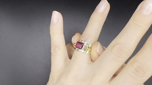 Кольцо с рубином Размер 16,5 Серебро 925 пробы, латунь Камень 8x6 мм РУ051Е