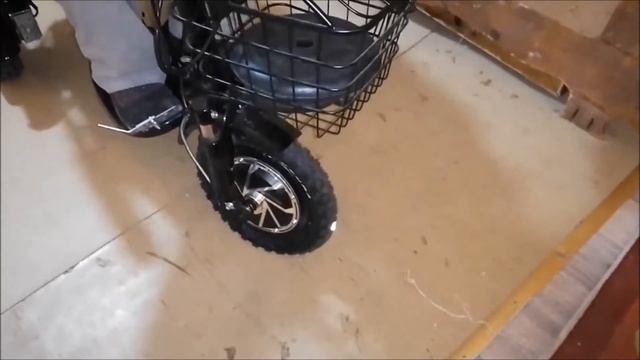 Электротрицикл, полный привод (Electric tricycle, four-wheel drive). Для инвалидов. Mobility scooter