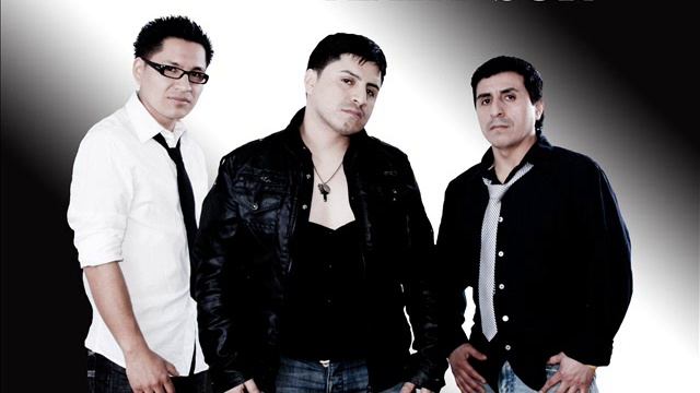 ROBERTO ESPINOZA - MAS QUE AMIGOS