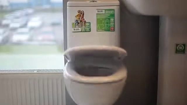 Функция Soft Close в унитазах IDDIS®