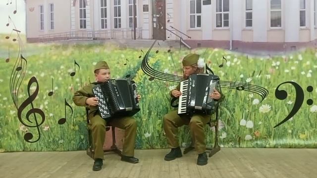 Дуэт Савилов Максим-Ульшина Ангелина, муз.А. Новиков "Смуглянка"