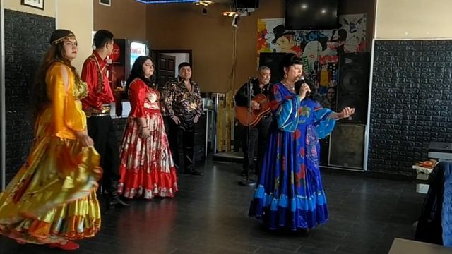 ЦЫГАНСКИЙ  АНСАМБЛЬ " ТЭРНЭ РОМА "  ПОЕТ ЕЛЕНА ЗАКИРОВА ! " Я НЕ ПРОШУ ТЕБЯ ВЕРНИСЬ 2024 г .